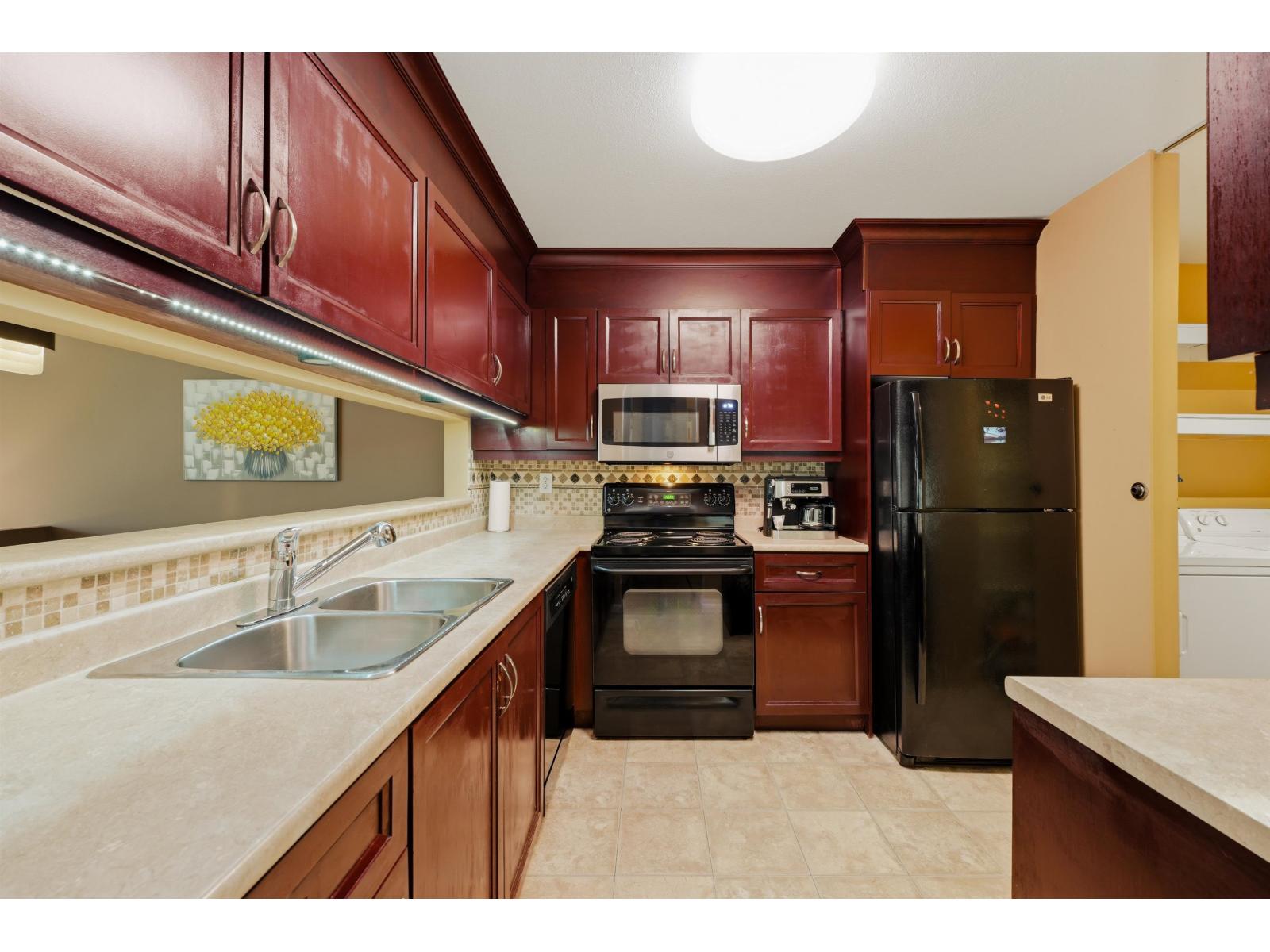 211 15282 19th Avenue, Surrey, British Columbia  V4A 1X6 - Photo 10 - R3109670