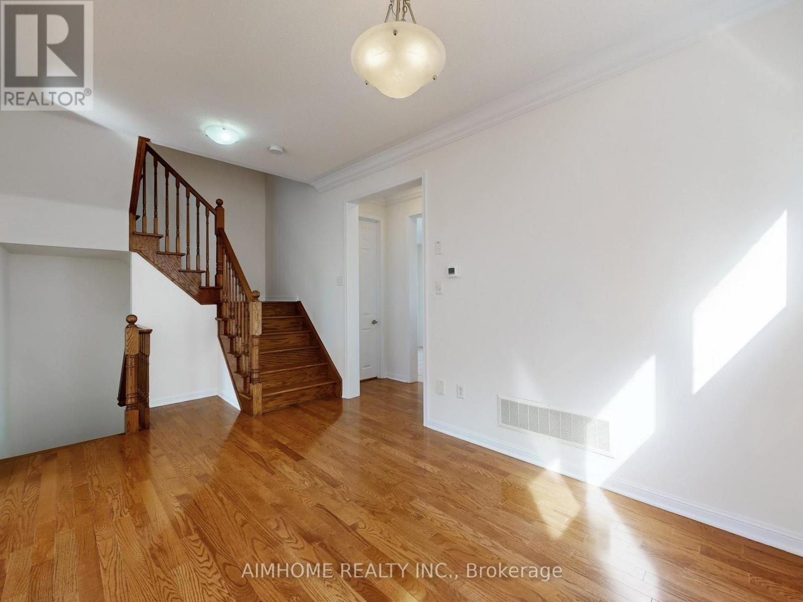 13 Yates Avenue, Toronto, Ontario  M1L 0C7 - Photo 10 - E12988884