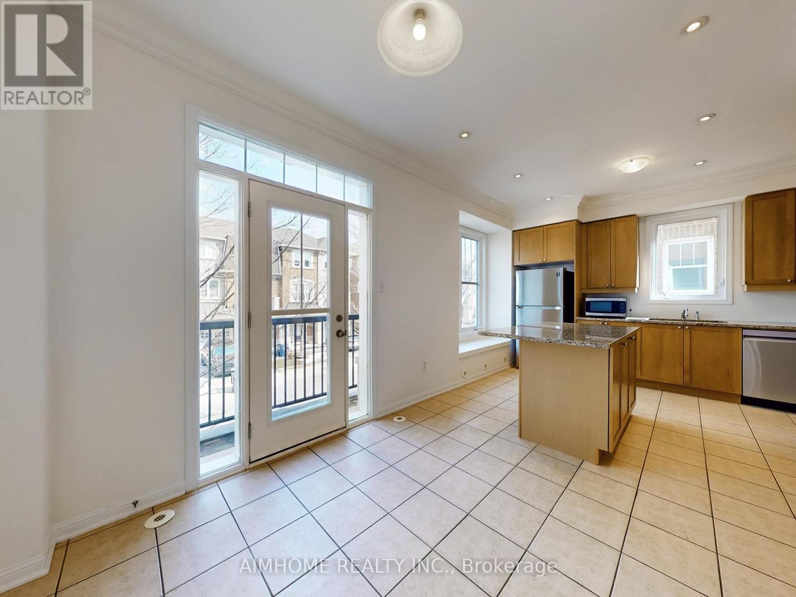 13 Yates Avenue, Toronto, Ontario  M1L 0C7 - Photo 11 - E12988884