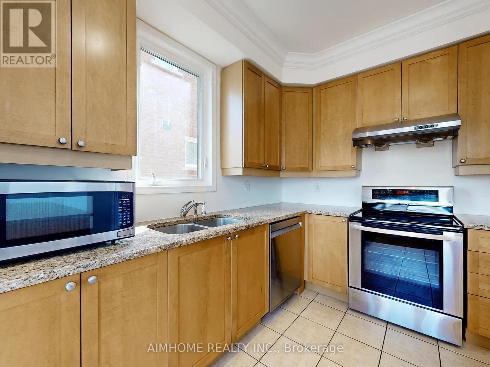 13 Yates Avenue, Toronto, Ontario  M1L 0C7 - Photo 15 - E12988884