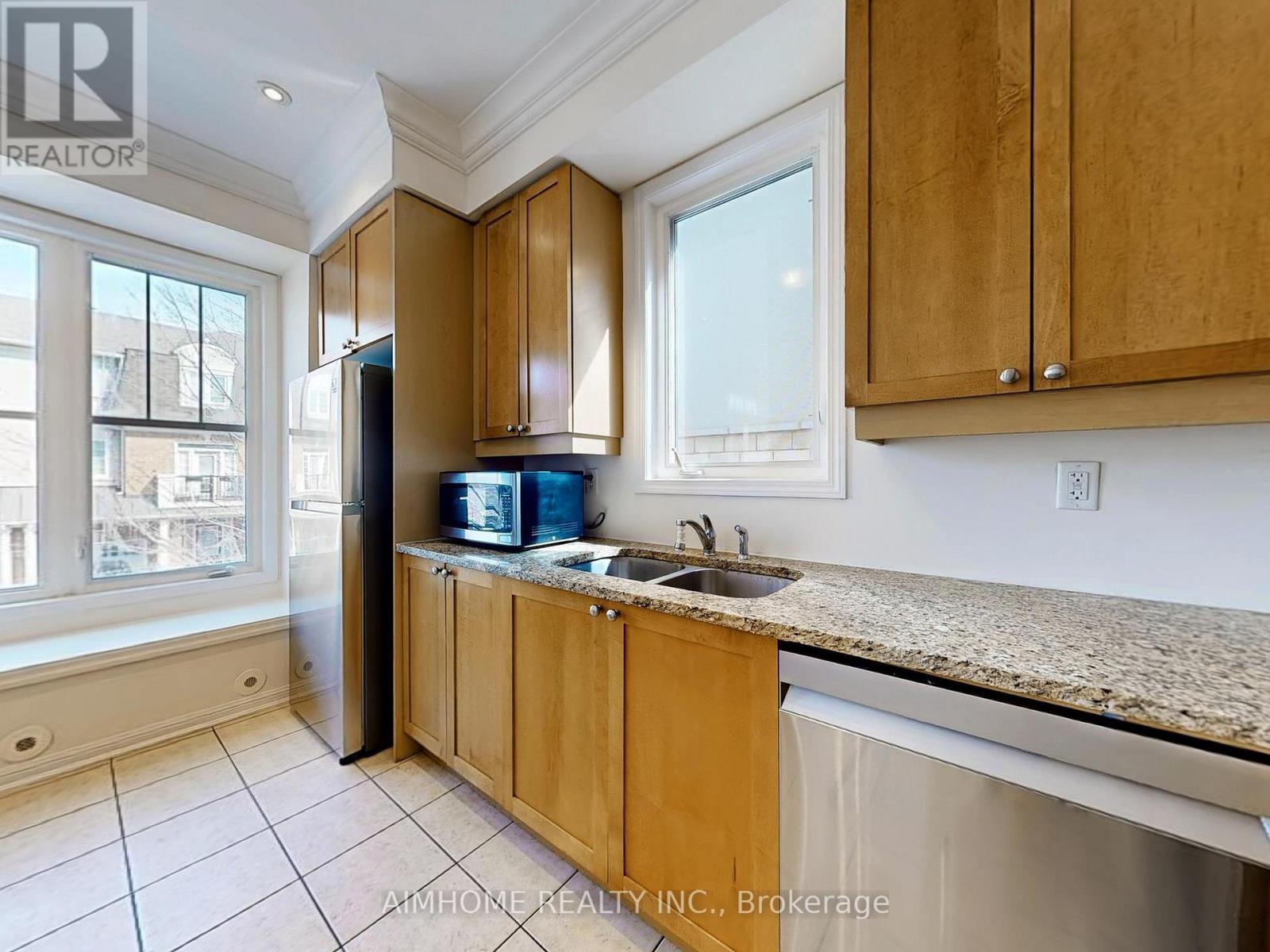 13 Yates Avenue, Toronto, Ontario  M1L 0C7 - Photo 16 - E12988884