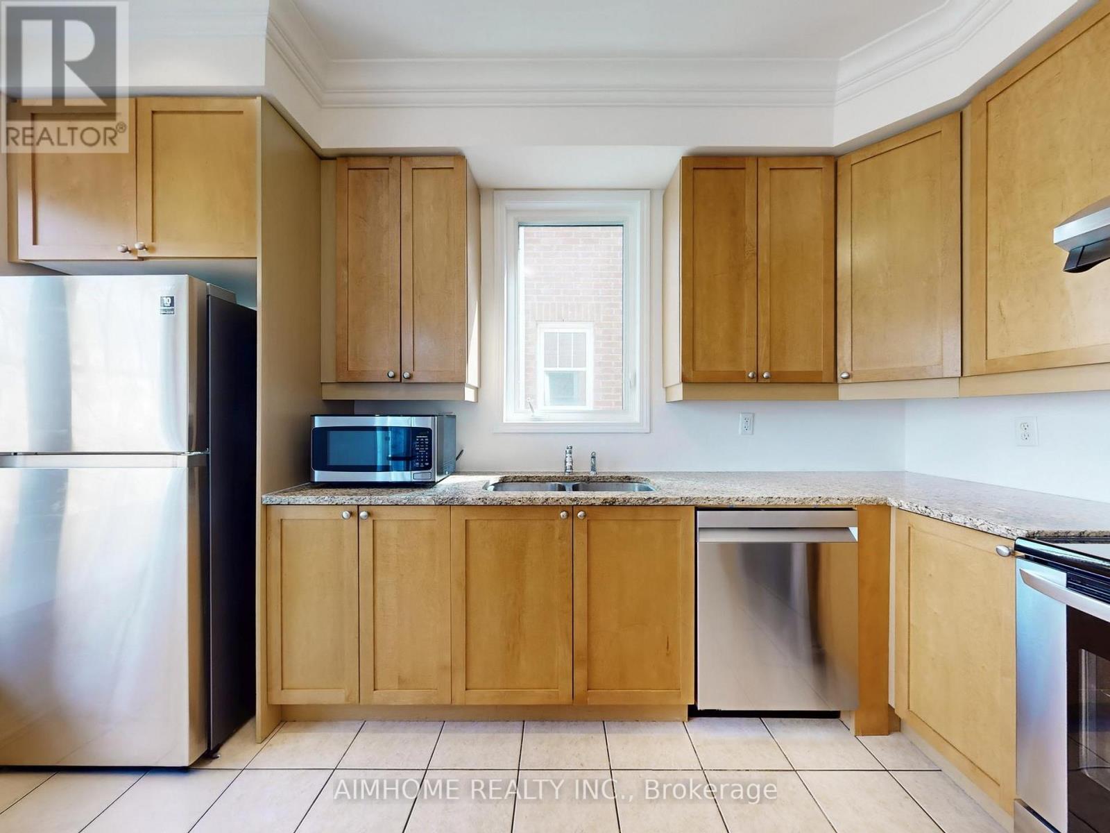 13 Yates Avenue, Toronto, Ontario  M1L 0C7 - Photo 18 - E12988884