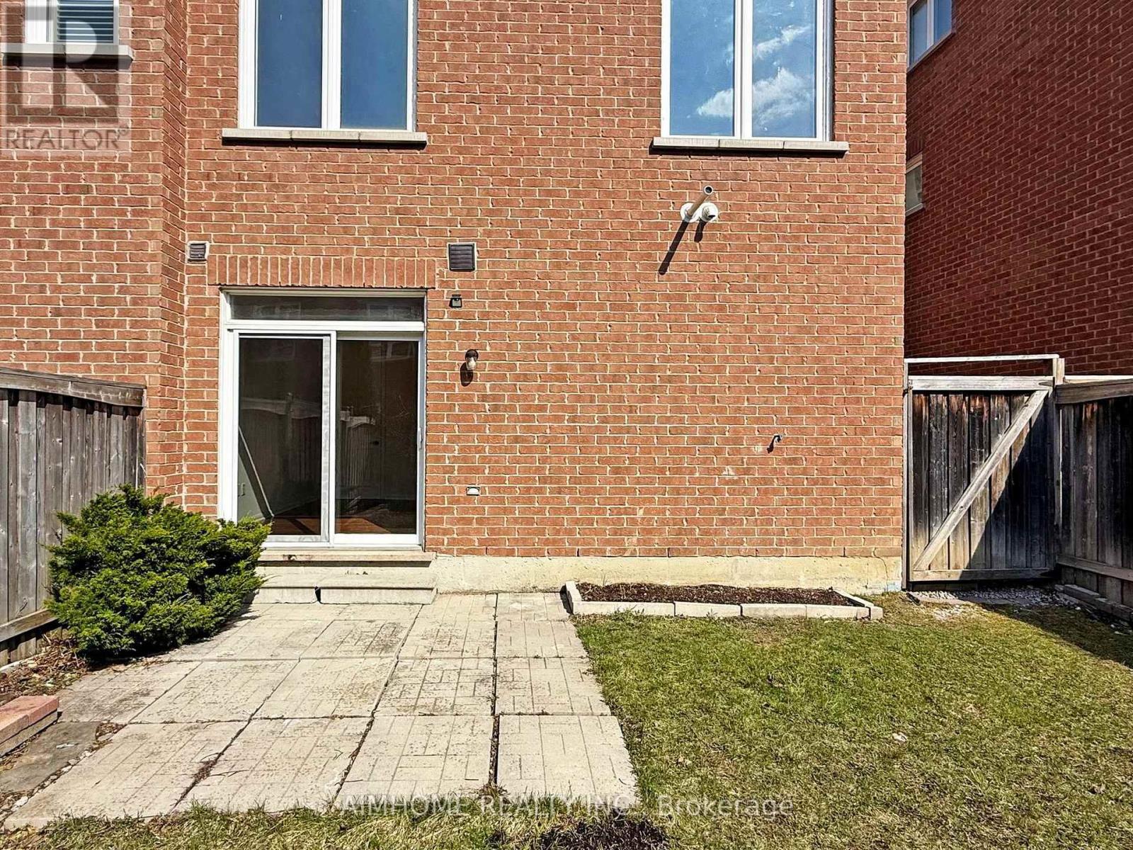 13 Yates Avenue, Toronto, Ontario  M1L 0C7 - Photo 49 - E12988884