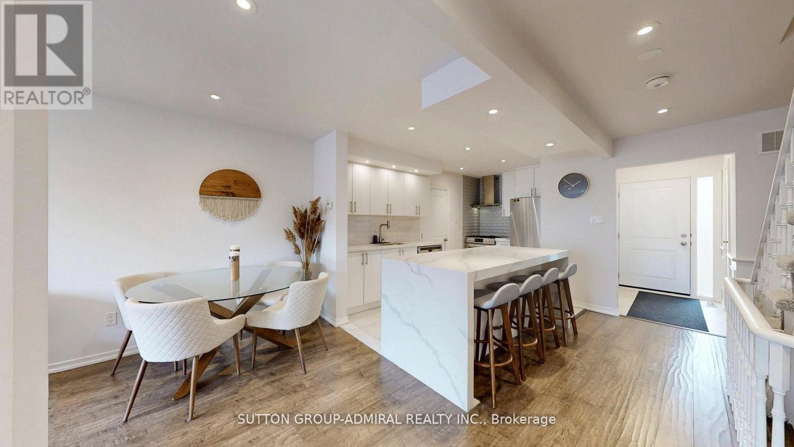 20 West Borough Street, Markham, Ontario  L3T 4X5 - Photo 4 - N12988892