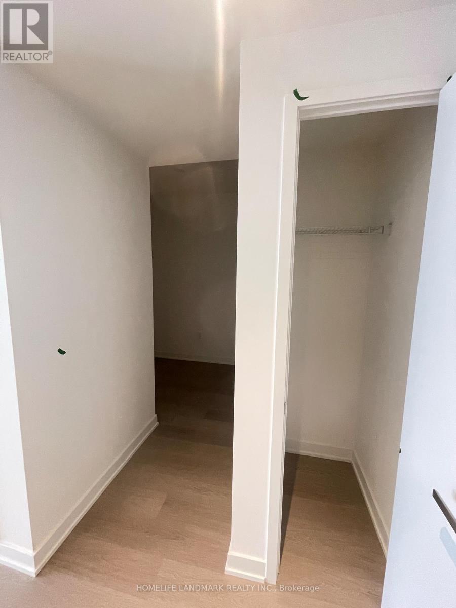 2409 - 448 Burnhamthorpe Road W, Mississauga, Ontario  L5B 0R4 - Photo 5 - W12988882