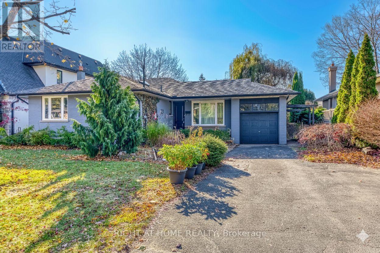 UPPER - UPPER 426 LEES LANE, Oakville, Ontario