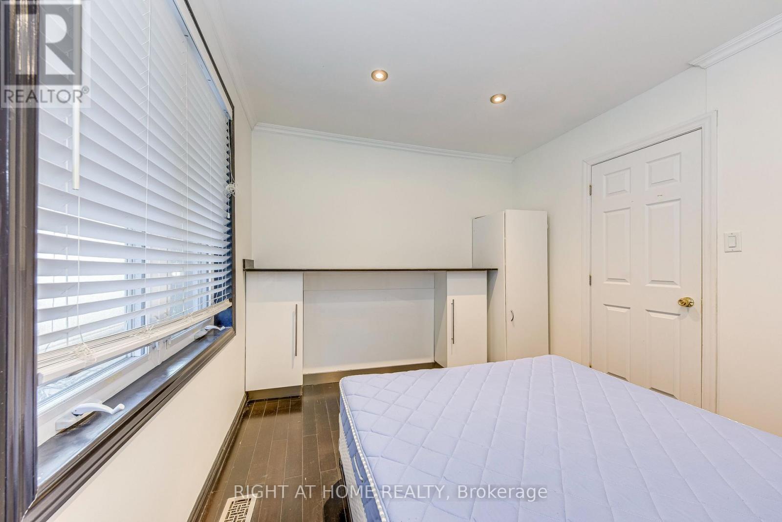 Upper - Upper 426 Lees Lane, Oakville, Ontario  L6L 4S7 - Photo 20 - W12988914