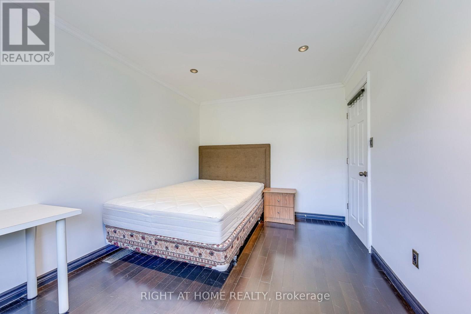 Upper - Upper 426 Lees Lane, Oakville, Ontario  L6L 4S7 - Photo 22 - W12988914