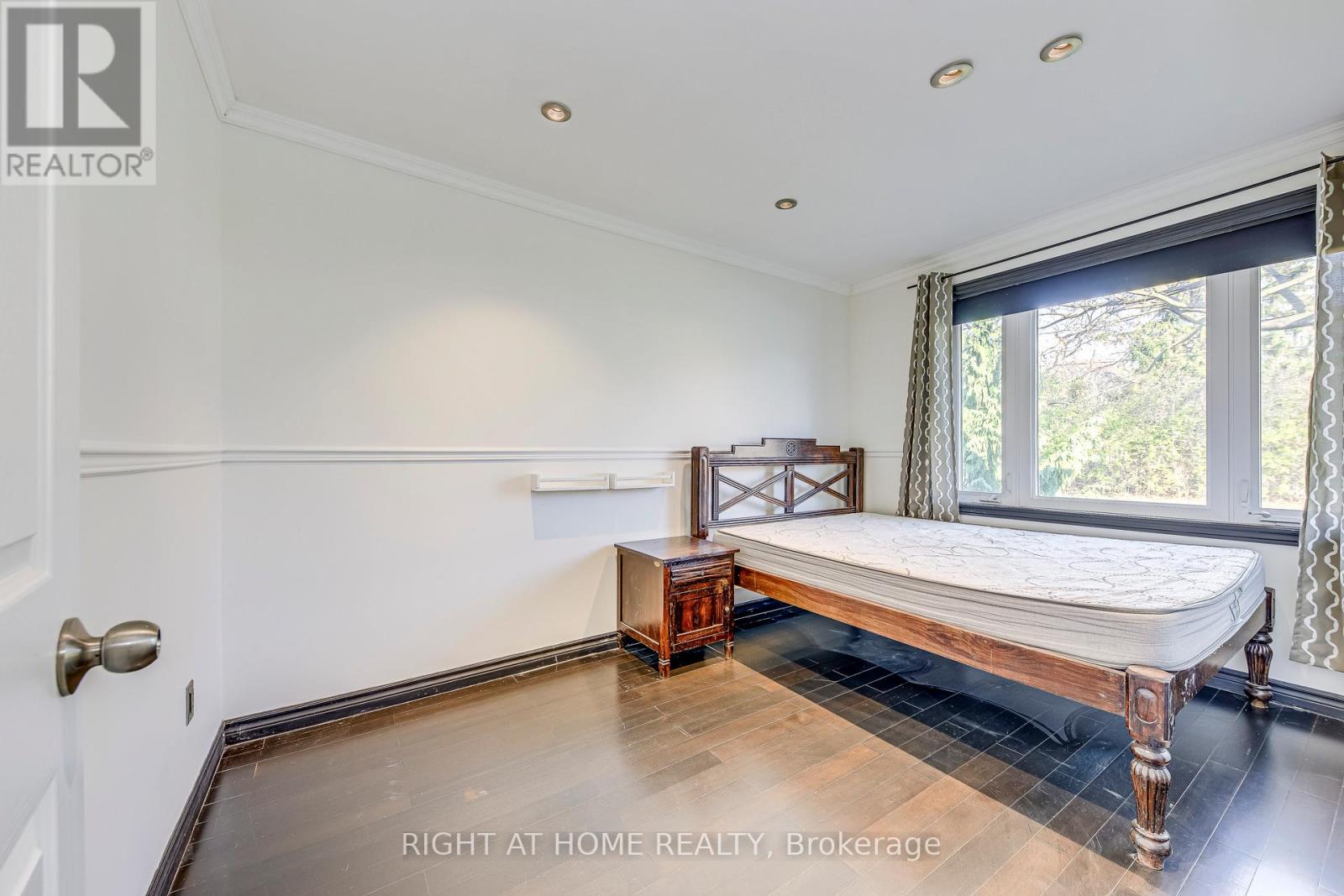 Upper - Upper 426 Lees Lane, Oakville, Ontario  L6L 4S7 - Photo 23 - W12988914