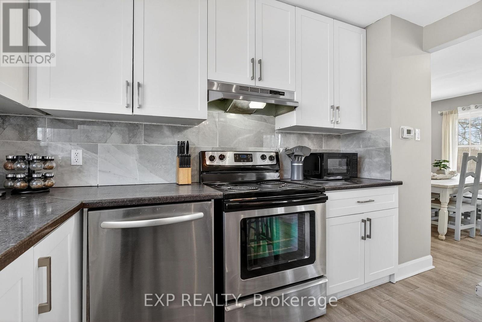 370 Clarence Street, Port Colborne, Ontario  L3K 3H2 - Photo 10 - X12988888