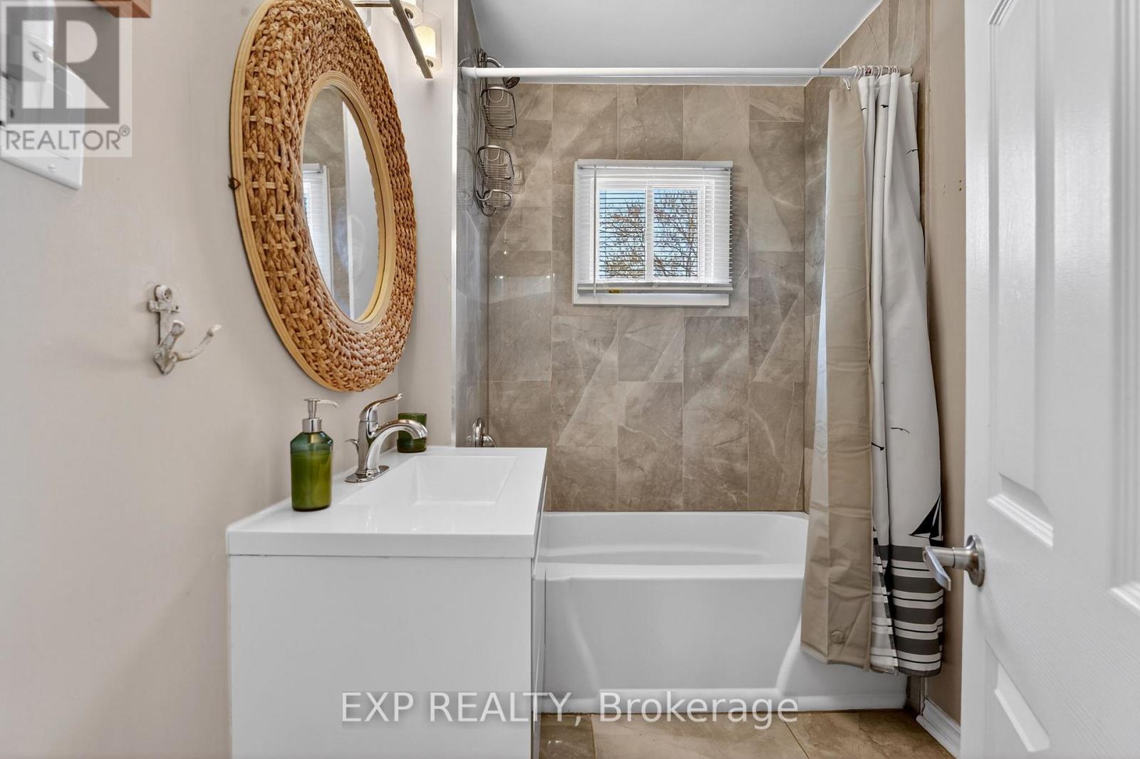 370 Clarence Street, Port Colborne, Ontario  L3K 3H2 - Photo 22 - X12988888