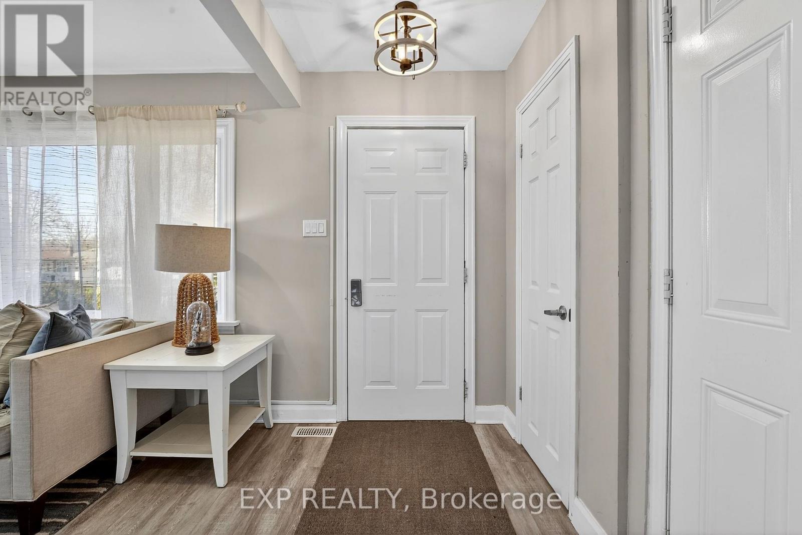 370 Clarence Street, Port Colborne, Ontario  L3K 3H2 - Photo 3 - X12988888