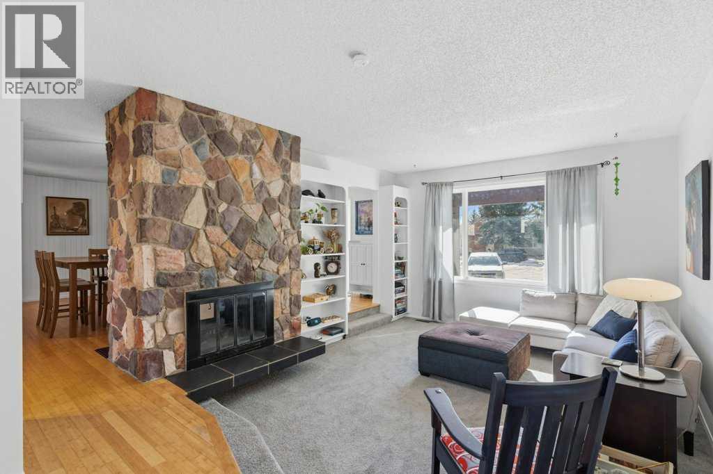 536 Woodhill Place SW, Calgary, Alberta  T2W 3L5 - Photo 5 - A2299102