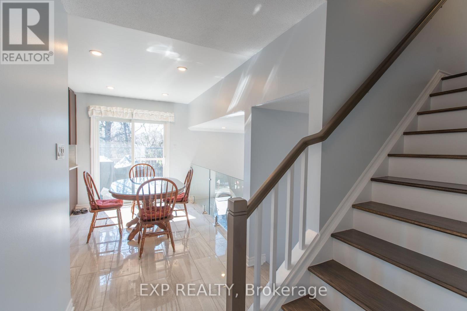 1534 Rosebella Avenue, Ottawa, Ontario  K1T 1E8 - Photo 5 - X12988960