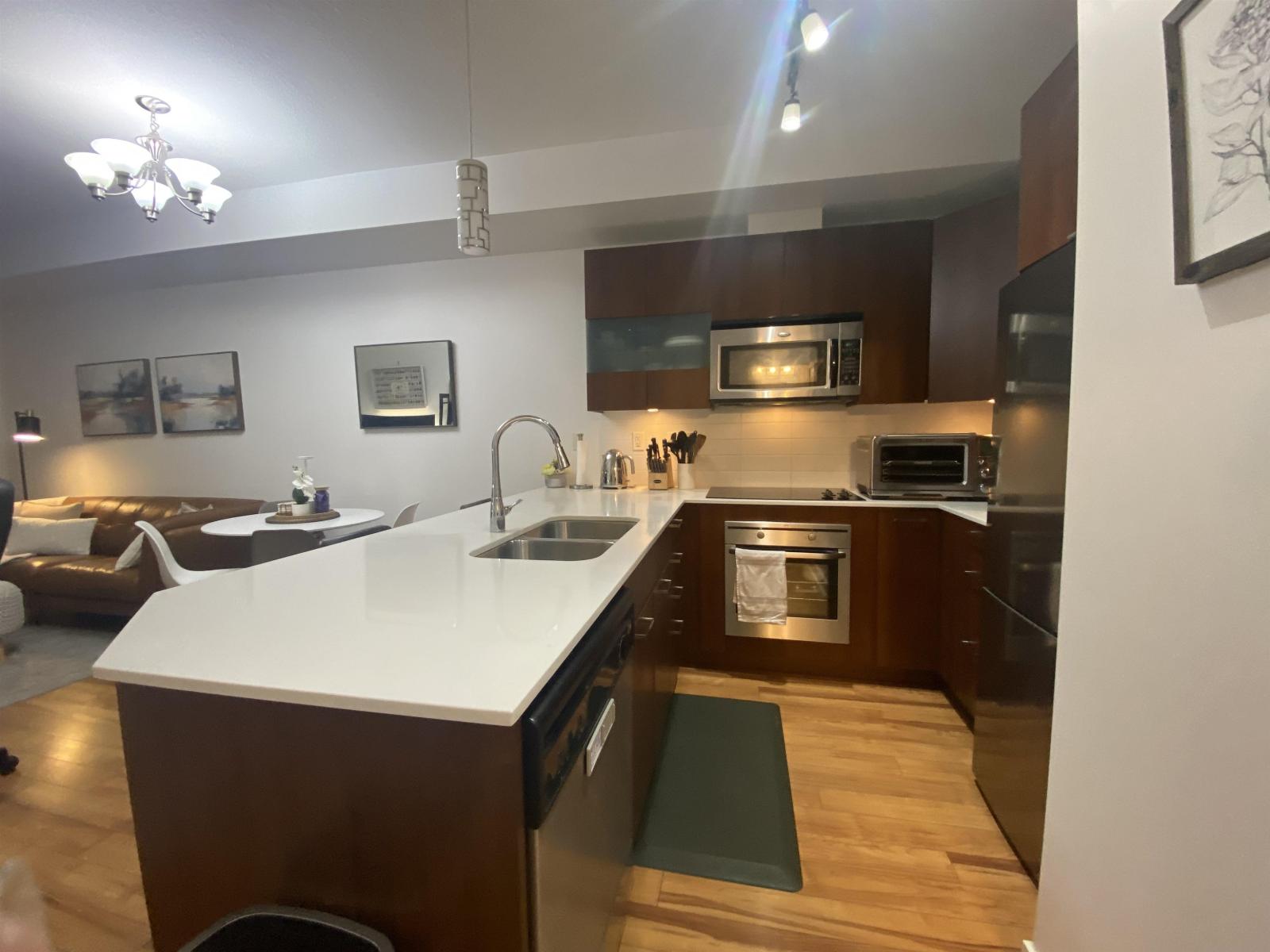 203 13321 102a Avenue, Surrey, British Columbia  V3T 1P6 - Photo 2 - R3109988