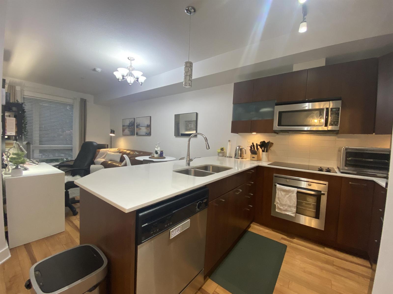 203 13321 102a Avenue, Surrey, British Columbia  V3T 1P6 - Photo 3 - R3109988