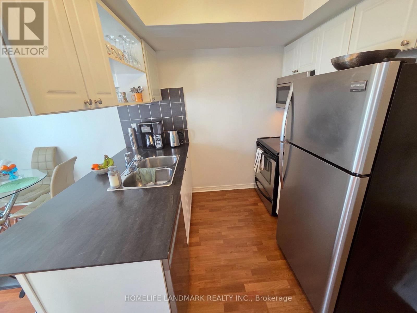 2 - 74 Munro Street, Toronto, Ontario  M4M 2S9 - Photo 6 - E12988950