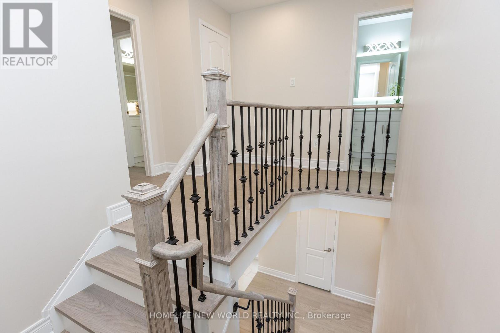 164 Banbrooke Crescent, Newmarket, Ontario  L3X 2W6 - Photo 11 - N12988940