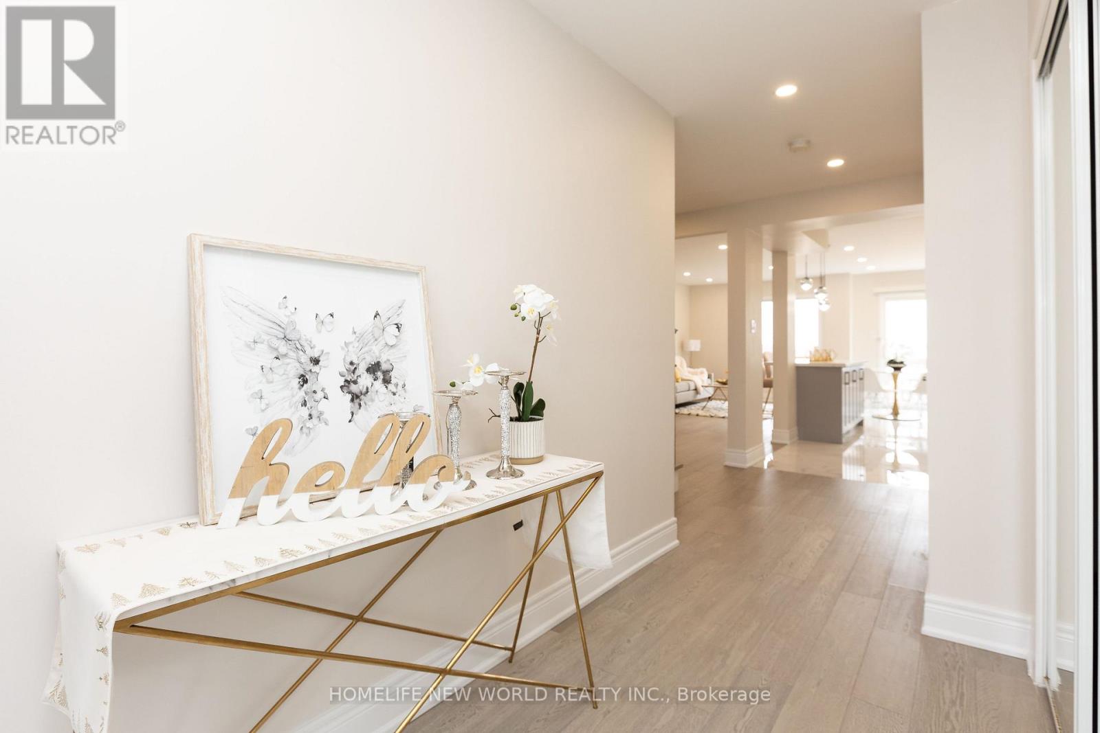 164 Banbrooke Crescent, Newmarket, Ontario  L3X 2W6 - Photo 2 - N12988940