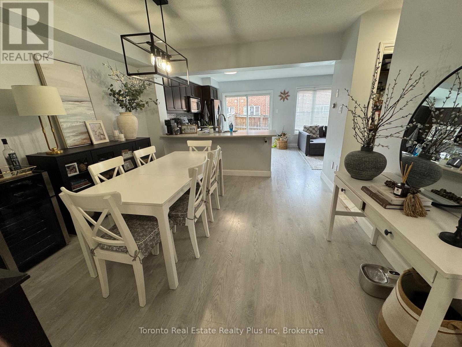 573 Cargill Path, Milton, Ontario  L9T 7R5 - Photo 3 - W12988944