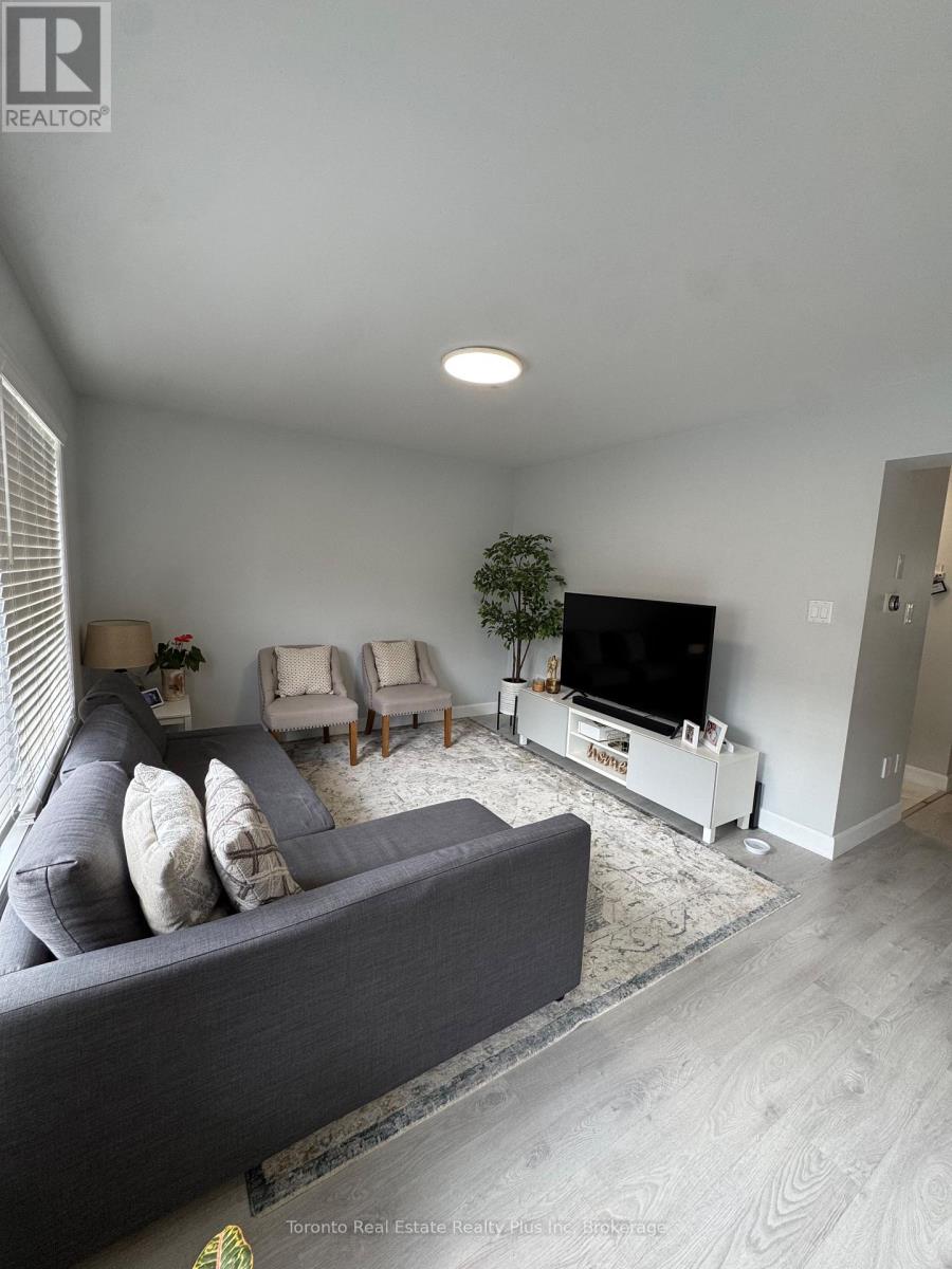 573 Cargill Path, Milton, Ontario  L9T 7R5 - Photo 6 - W12988944