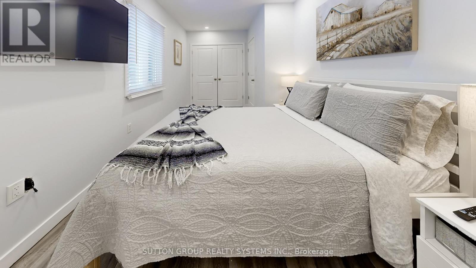 50 Brownville Avenue, Toronto, Ontario  M4N 4L3 - Photo 11 - W12988958