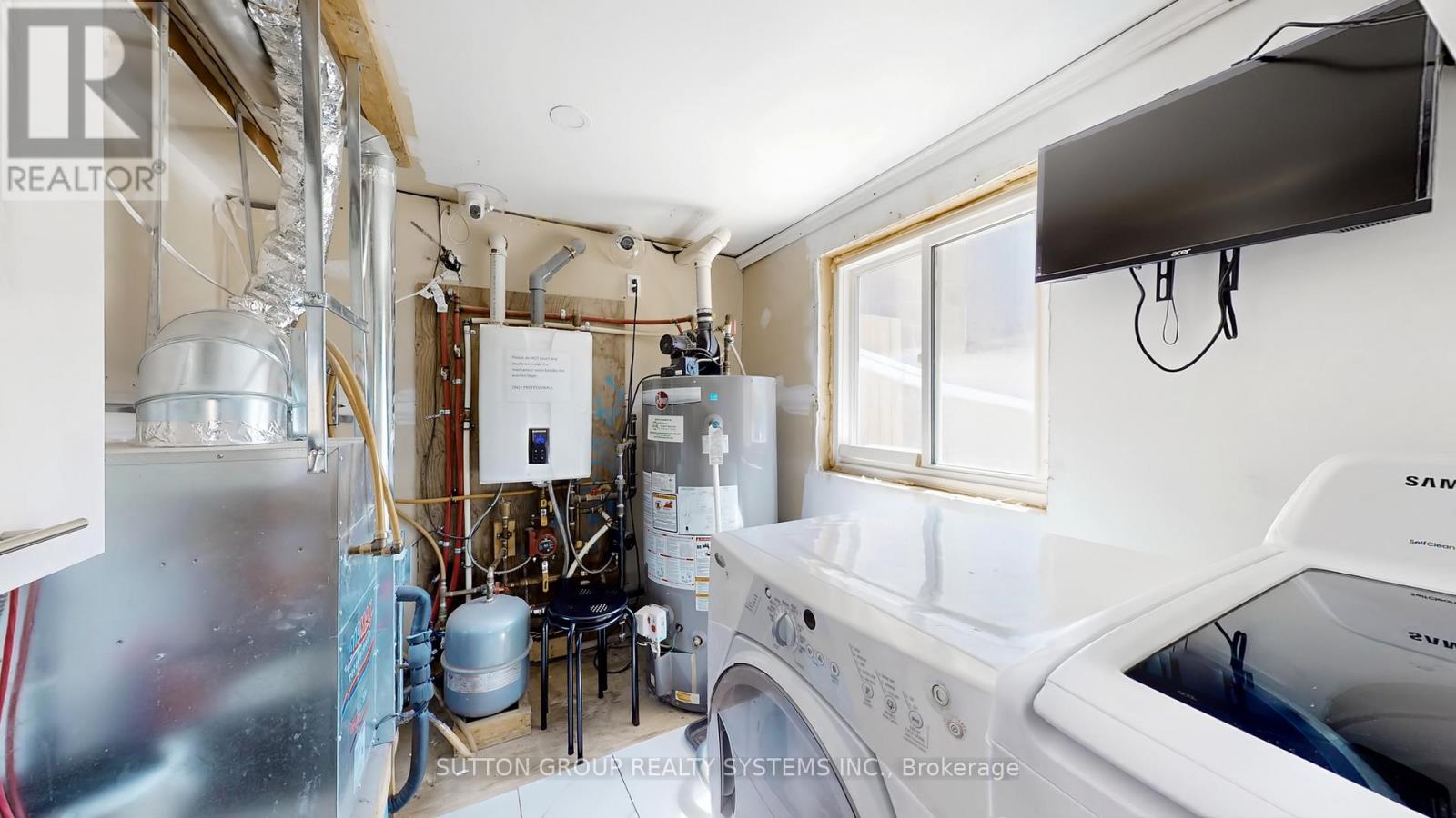 50 Brownville Avenue, Toronto, Ontario  M4N 4L3 - Photo 12 - W12988958