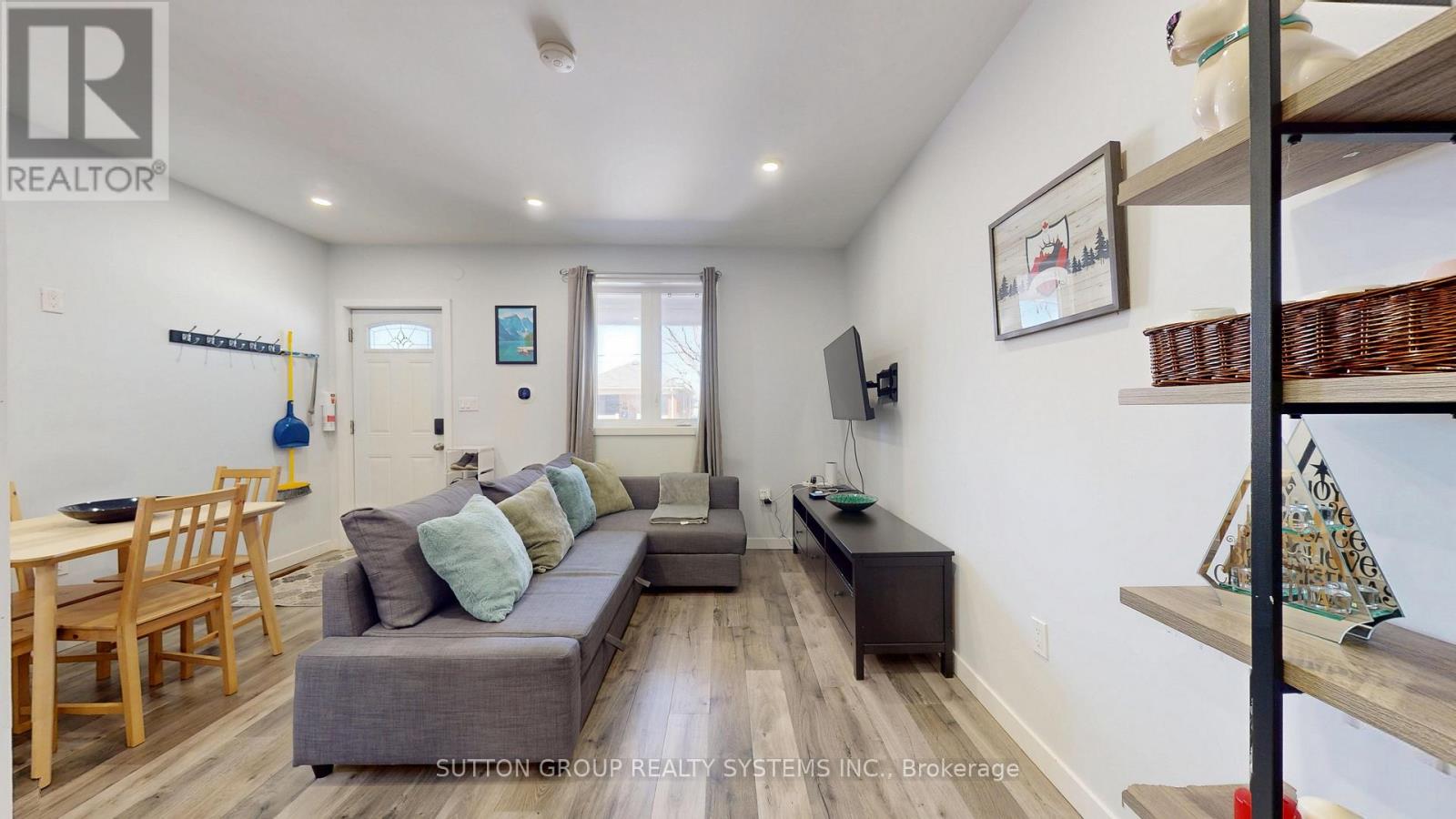 50 Brownville Avenue, Toronto, Ontario  M4N 4L3 - Photo 3 - W12988958