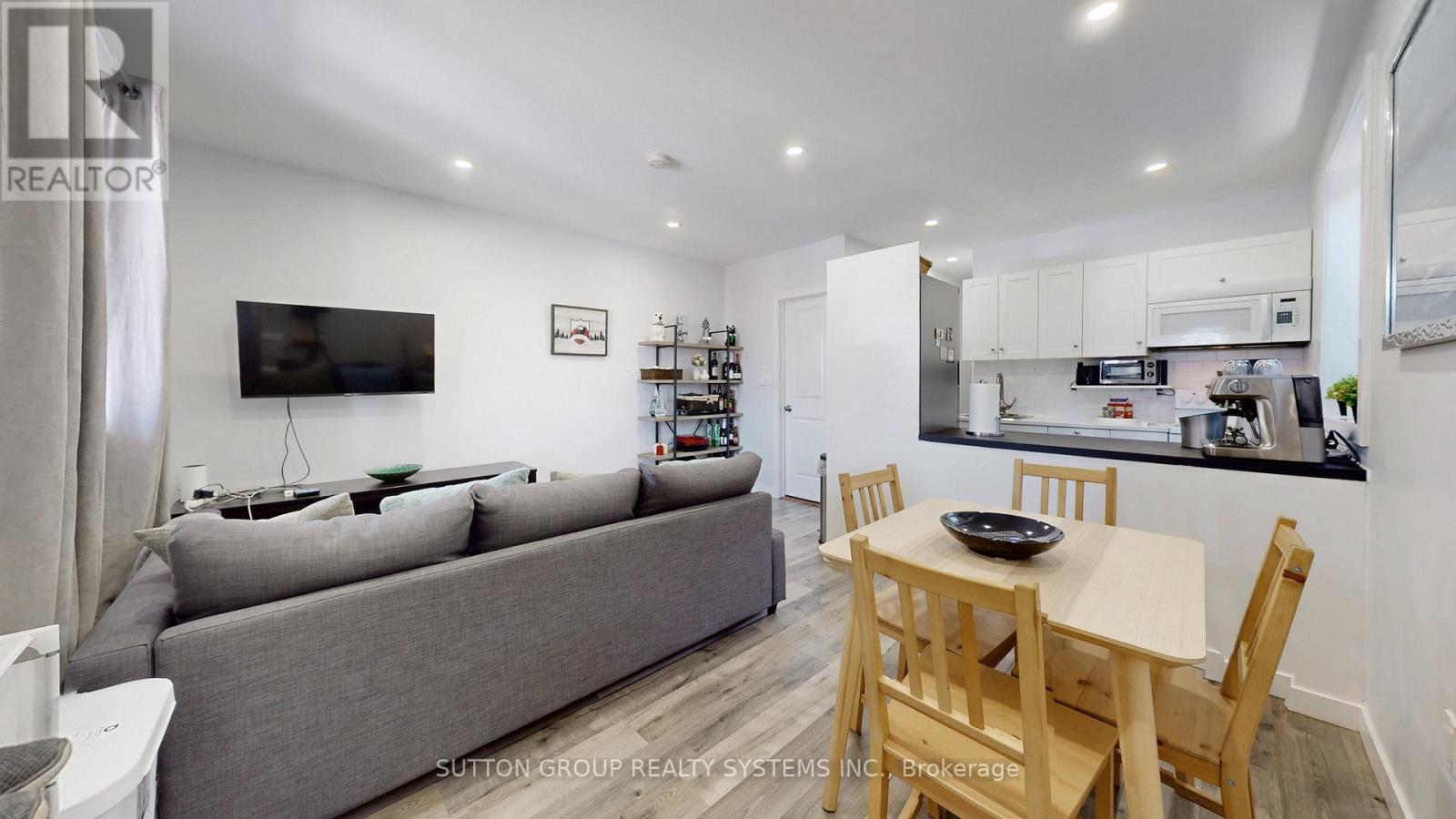 50 Brownville Avenue, Toronto, Ontario  M4N 4L3 - Photo 5 - W12988958