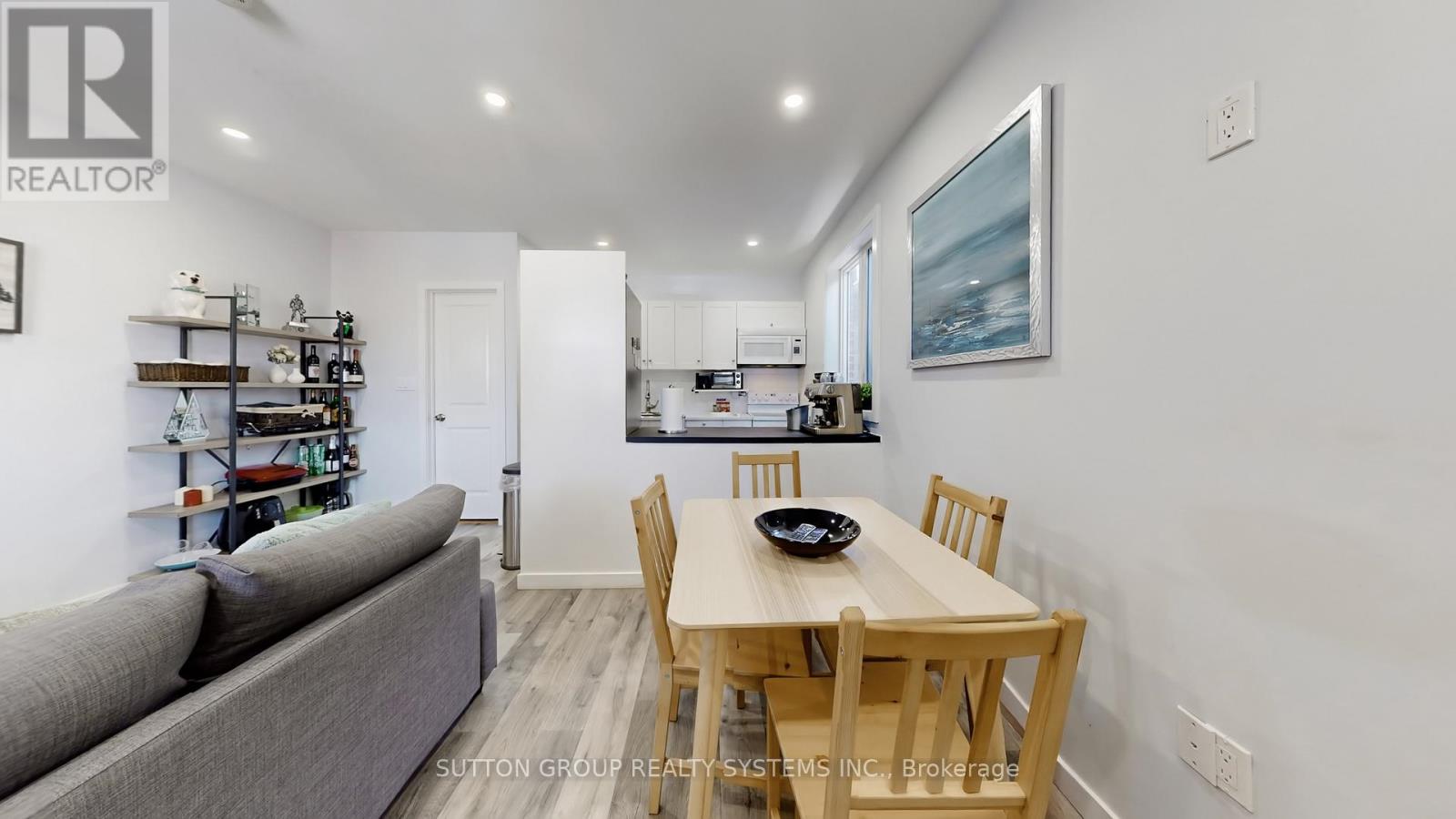 50 Brownville Avenue, Toronto, Ontario  M4N 4L3 - Photo 6 - W12988958