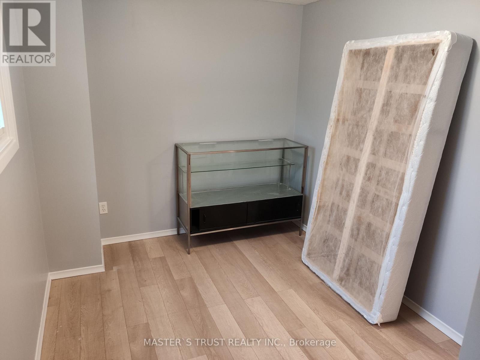 360 Imperial Road S, Guelph, Ontario  N1K 1L4 - Photo 8 - X12988936