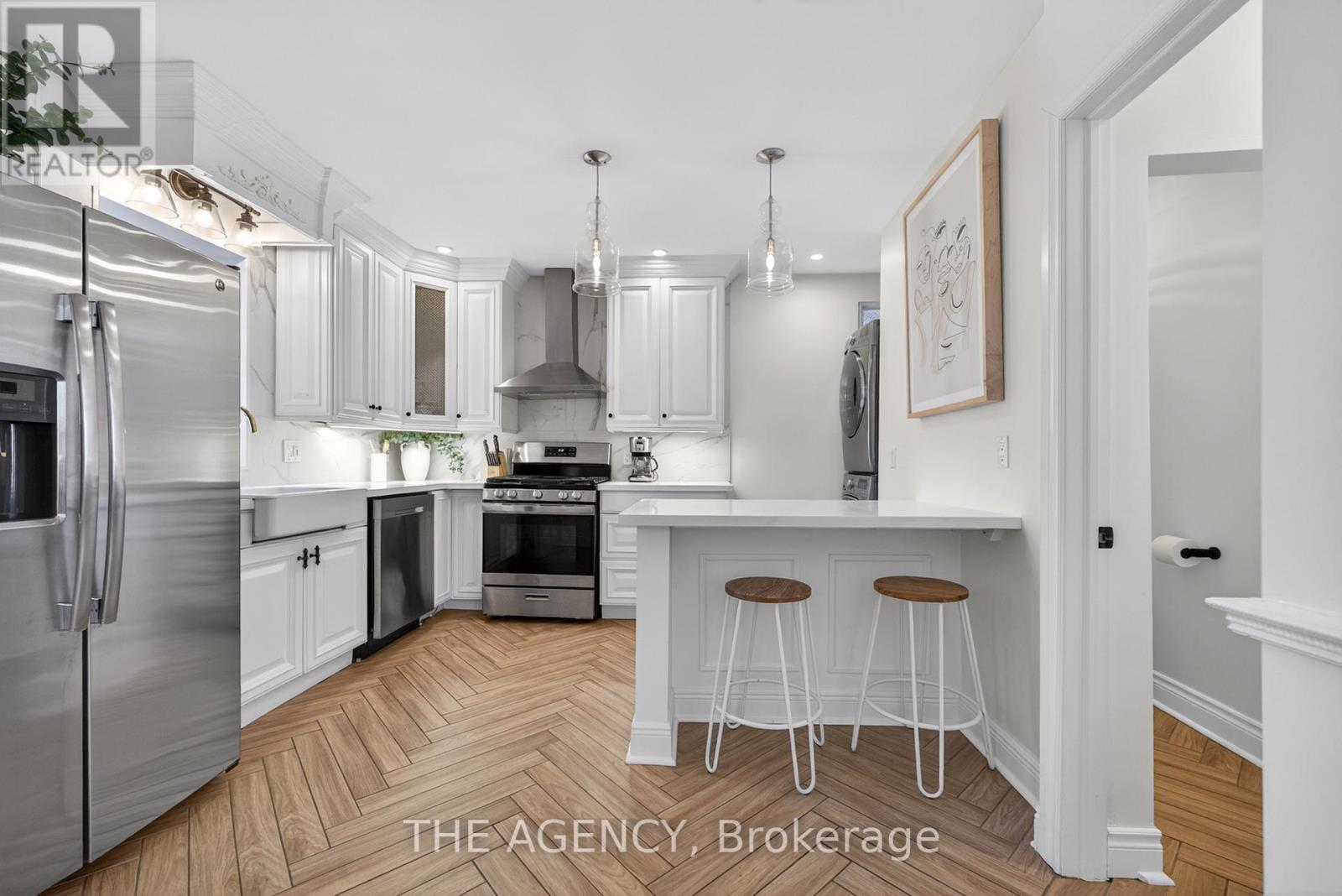 4456 Park Street, Niagara Falls, Ontario  L2E 2P6 - Photo 2 - X12988942