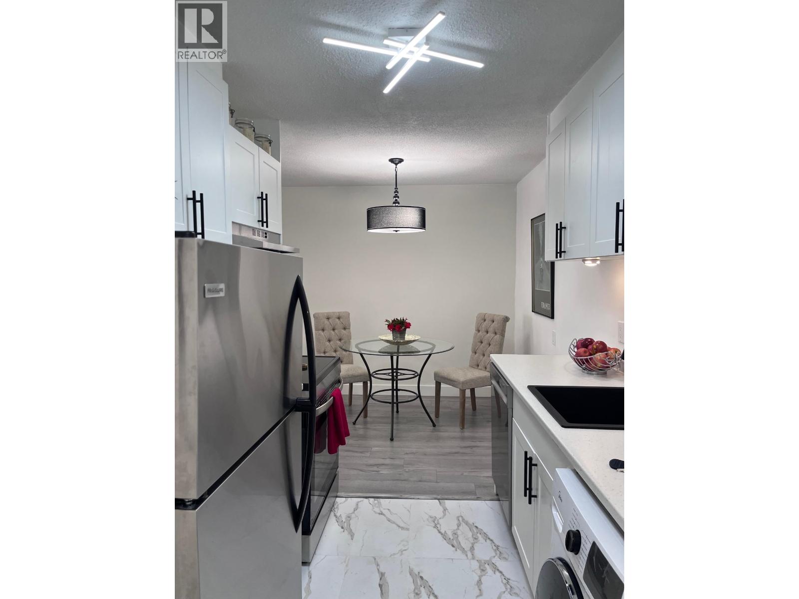 212 780 Premier Street, North Vancouver, British Columbia  V7J 2G8 - Photo 3 - R3106373