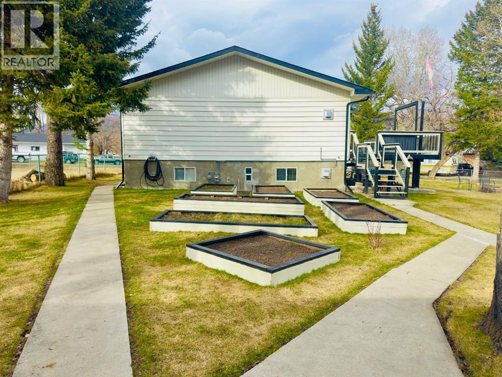 909 230 Street, Hillcrest, Alberta  T0K 1C0 - Photo 8 - A2288060