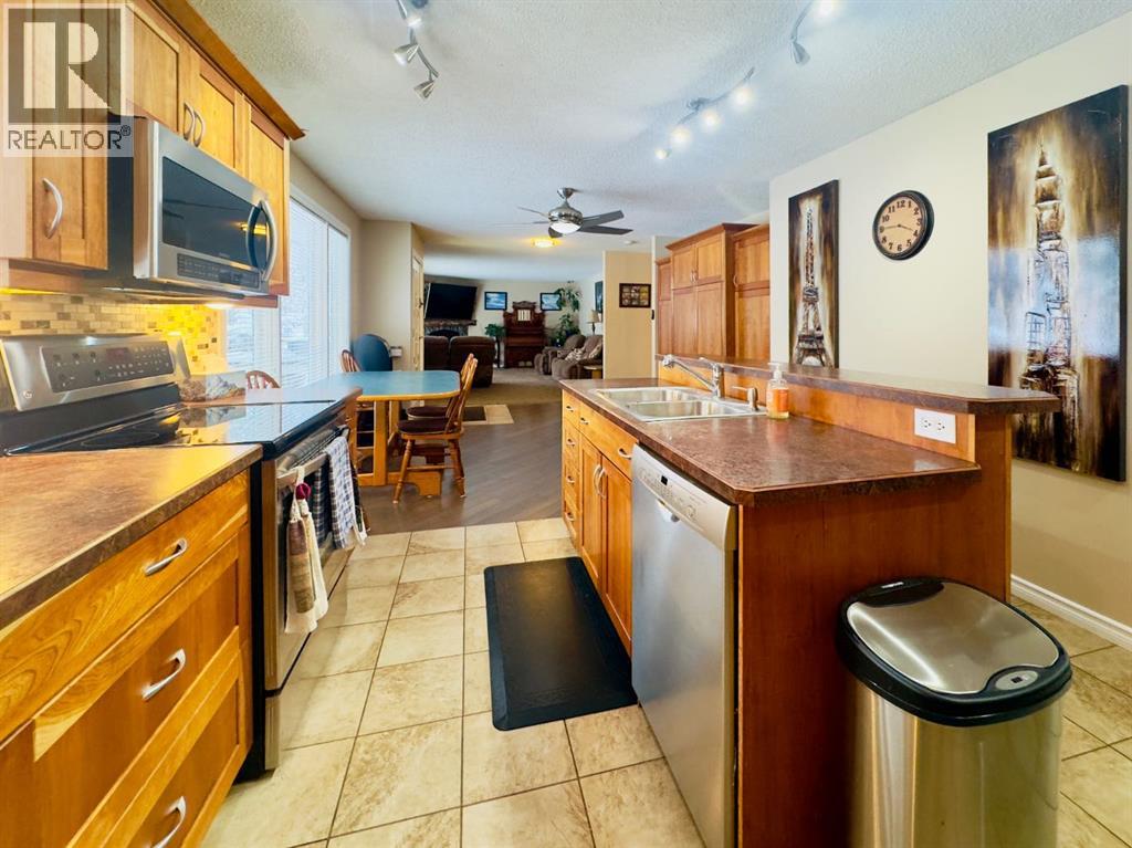 909 230 Street, Hillcrest, Alberta  T0K 1C0 - Photo 20 - A2288060