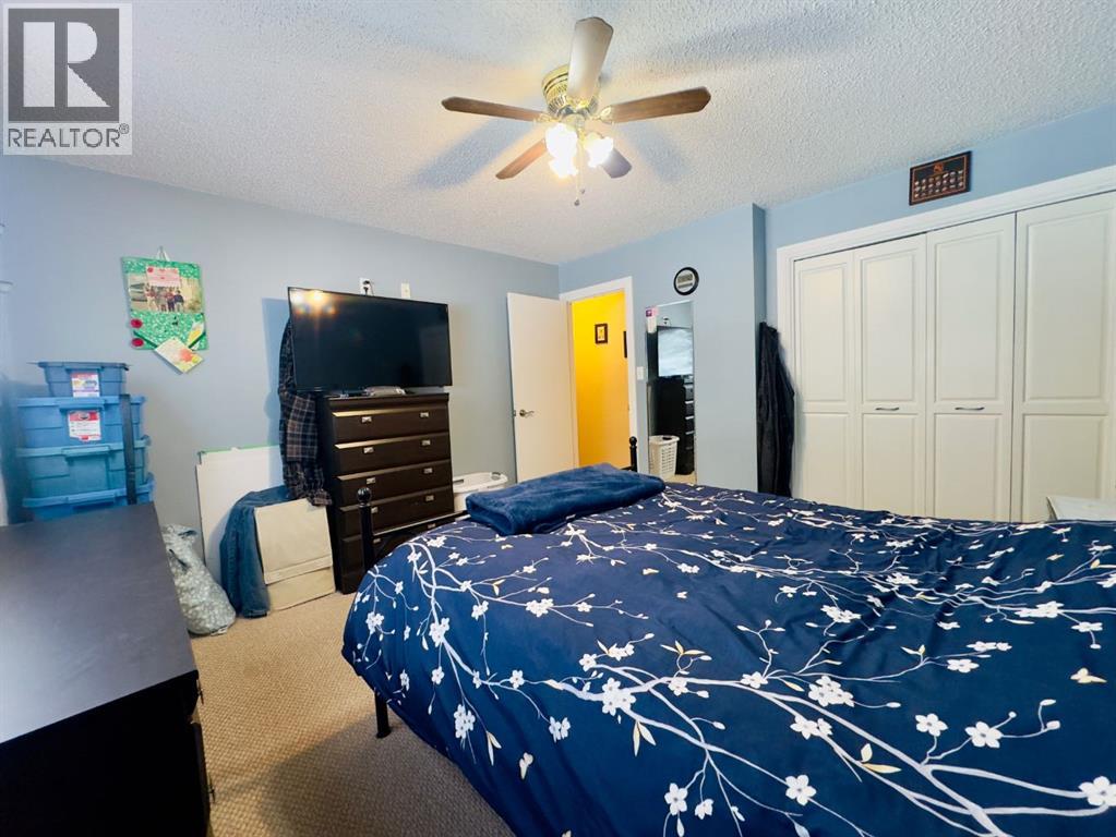 909 230 Street, Hillcrest, Alberta  T0K 1C0 - Photo 30 - A2288060