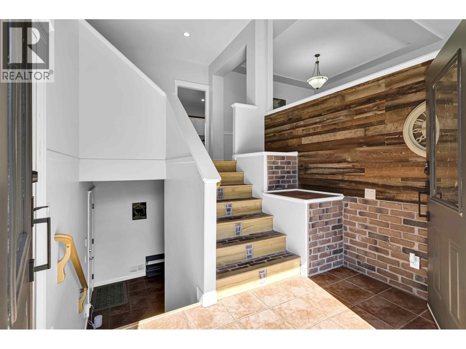 19683 Joyner Place, Pitt Meadows, British Columbia  V3Y 2S3 - Photo 11 - R3109157