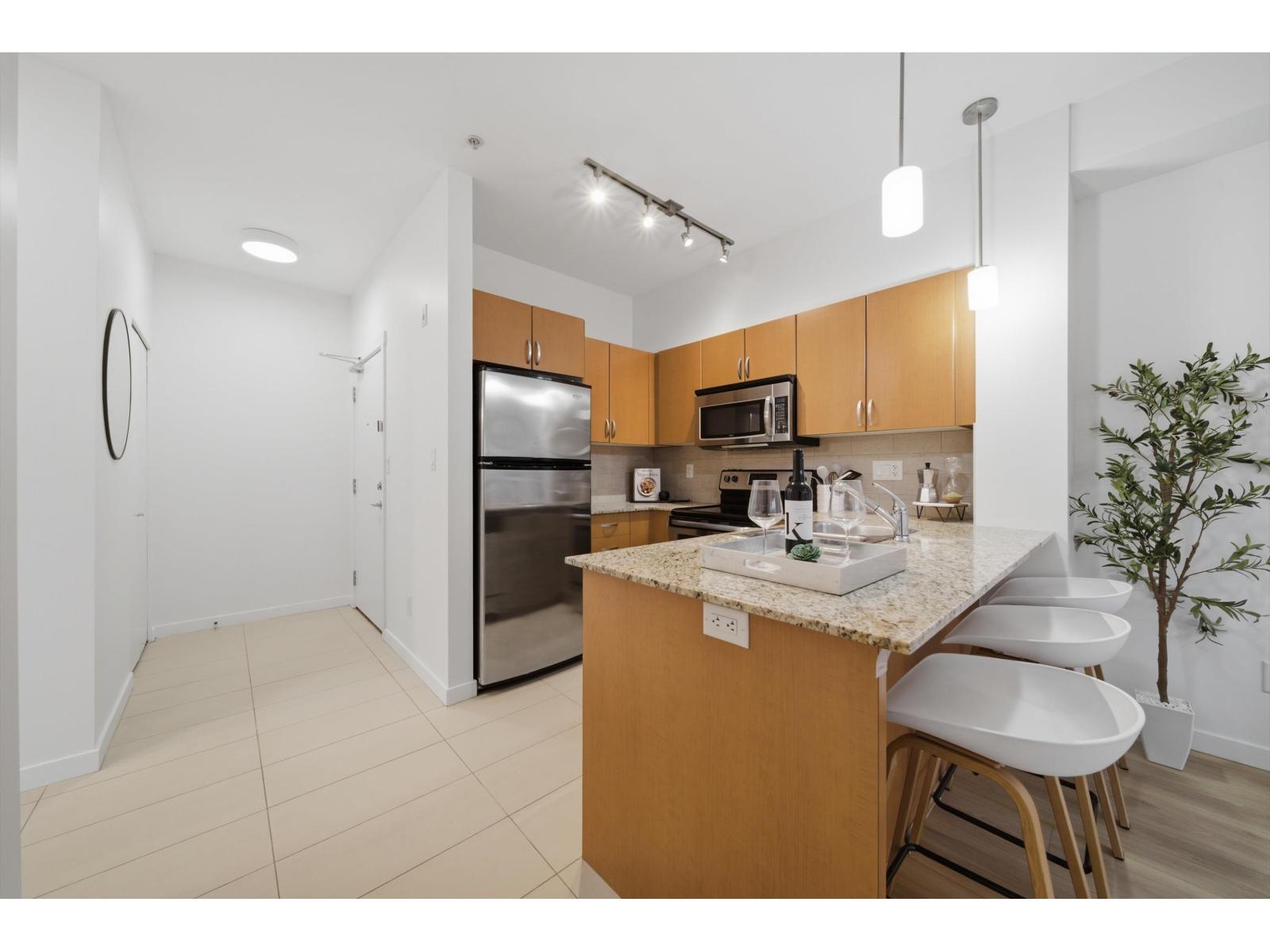 318 13789 107a Avenue, Surrey, British Columbia  V3T 0B8 - Photo 7 - R3109223