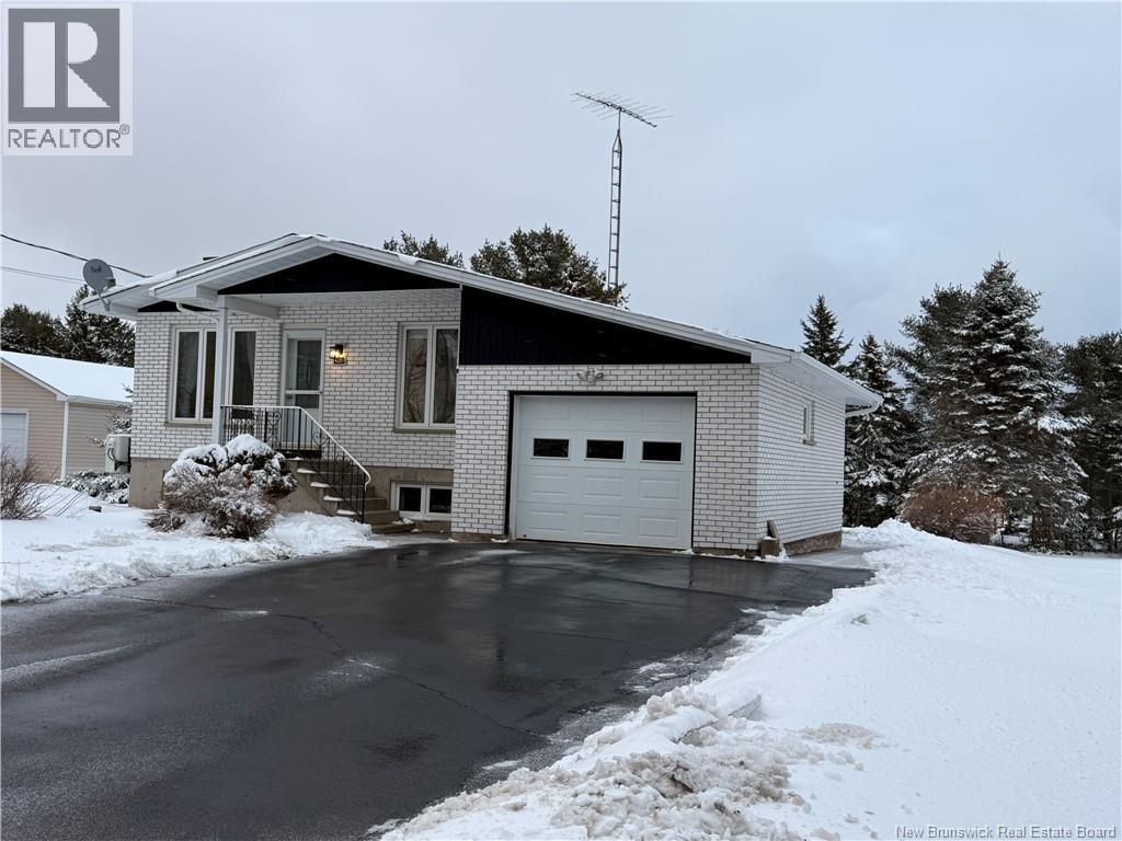 4330 Rue Beauregard, Tracadie, New Brunswick  E1X 1C4 - Photo 3 - NB136393