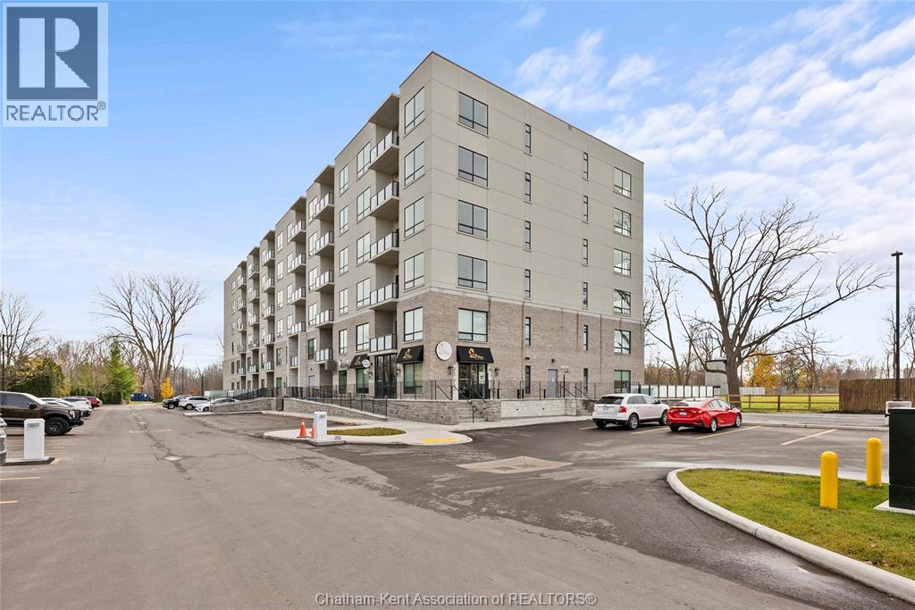 MLS# 26007873: 364 Grand AVENUE East Unit# 412, Chatham, Canada