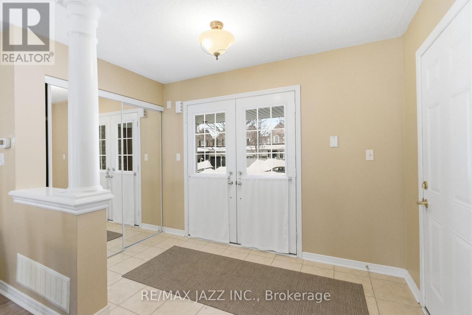 42 Russell Barton Lane, Uxbridge, Ontario  L9P 1Z2 - Photo 2 - N12809080