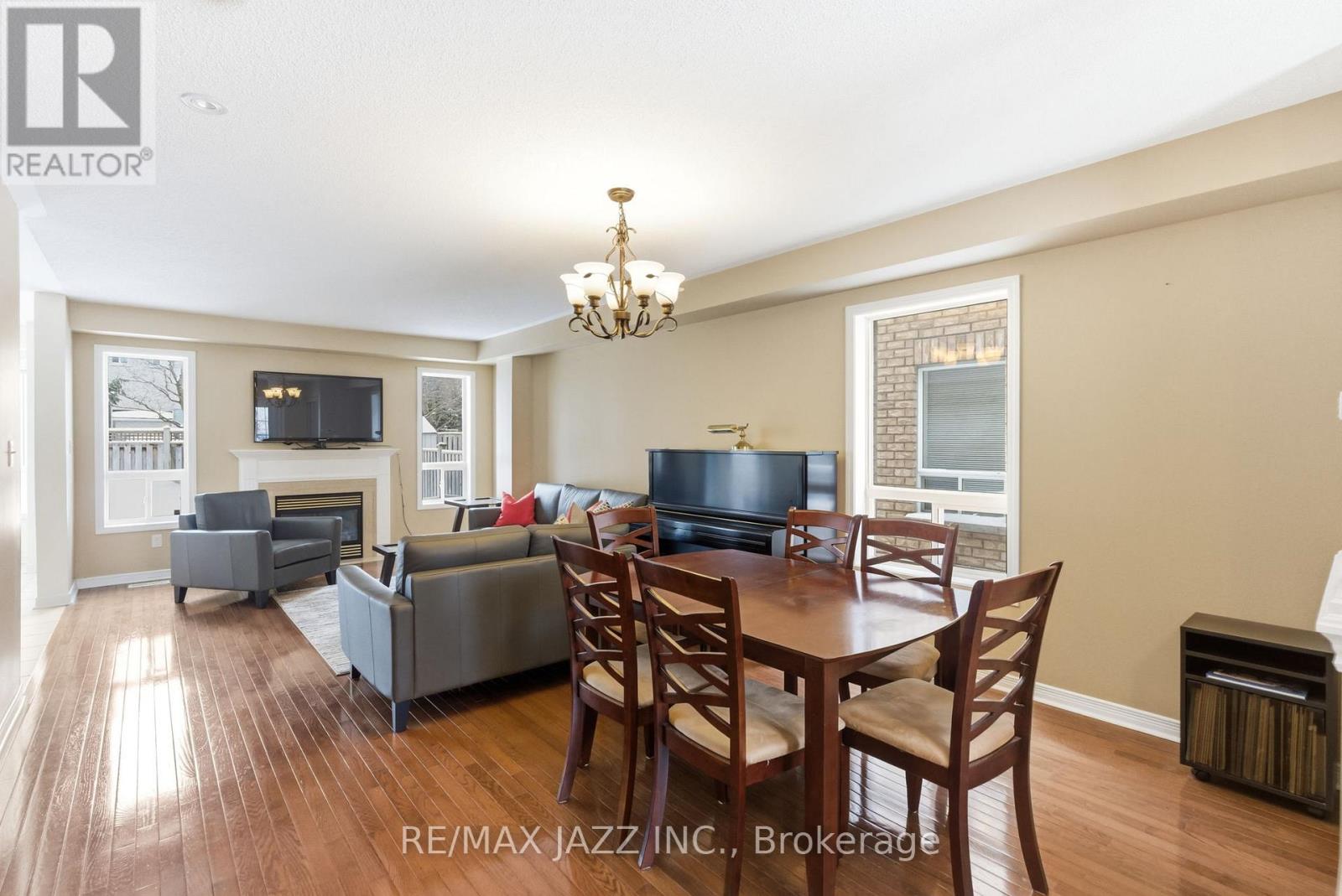 42 Russell Barton Lane, Uxbridge, Ontario  L9P 1Z2 - Photo 4 - N12809080