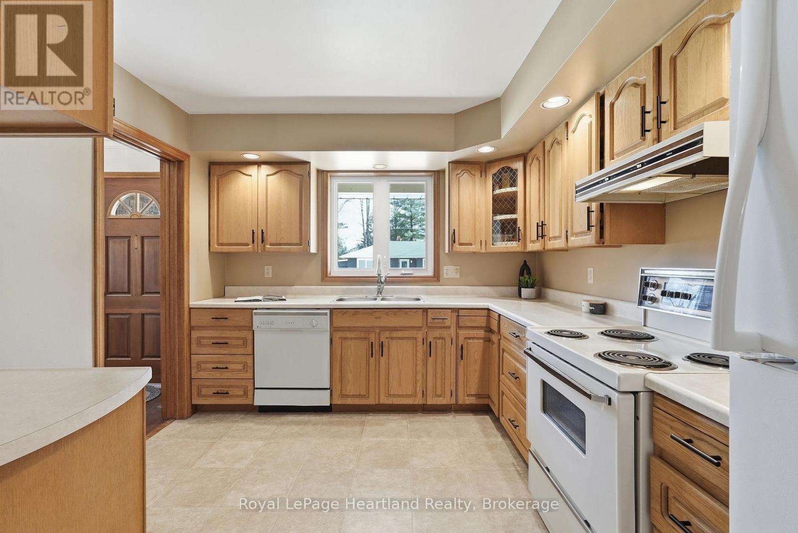 350 Edward Street, North Huron, Ontario  N0G 2W0 - Photo 16 - X12989022