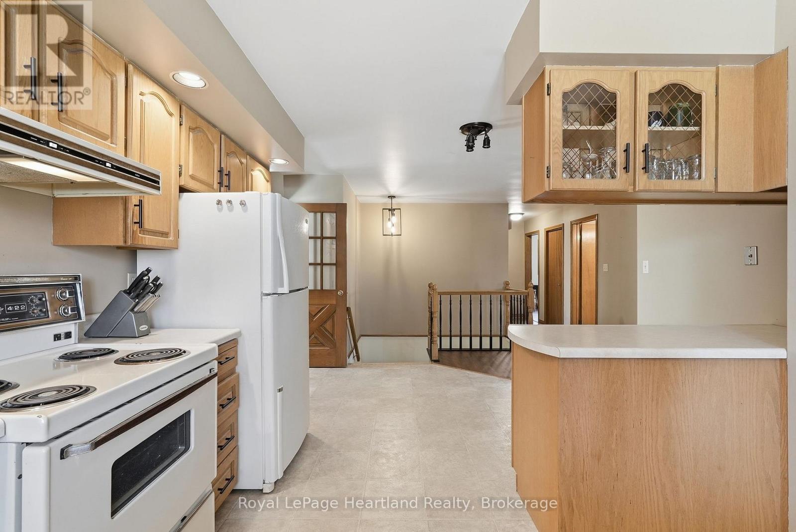 350 Edward Street, North Huron, Ontario  N0G 2W0 - Photo 18 - X12989022