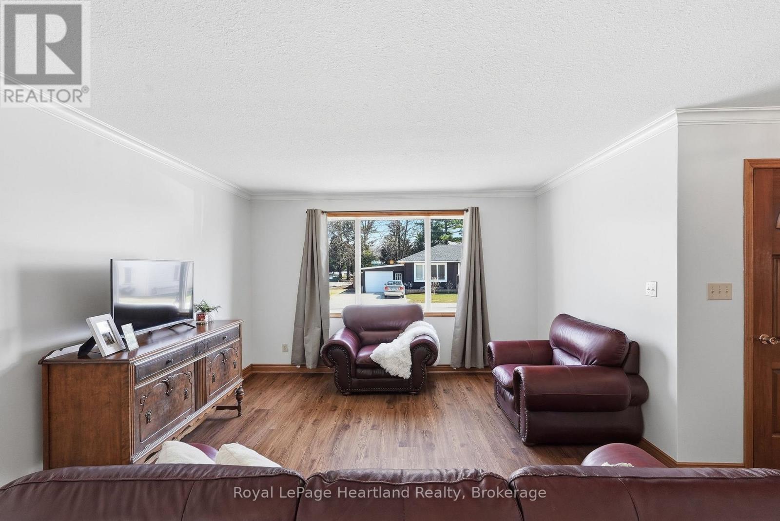 350 Edward Street, North Huron, Ontario  N0G 2W0 - Photo 8 - X12989022