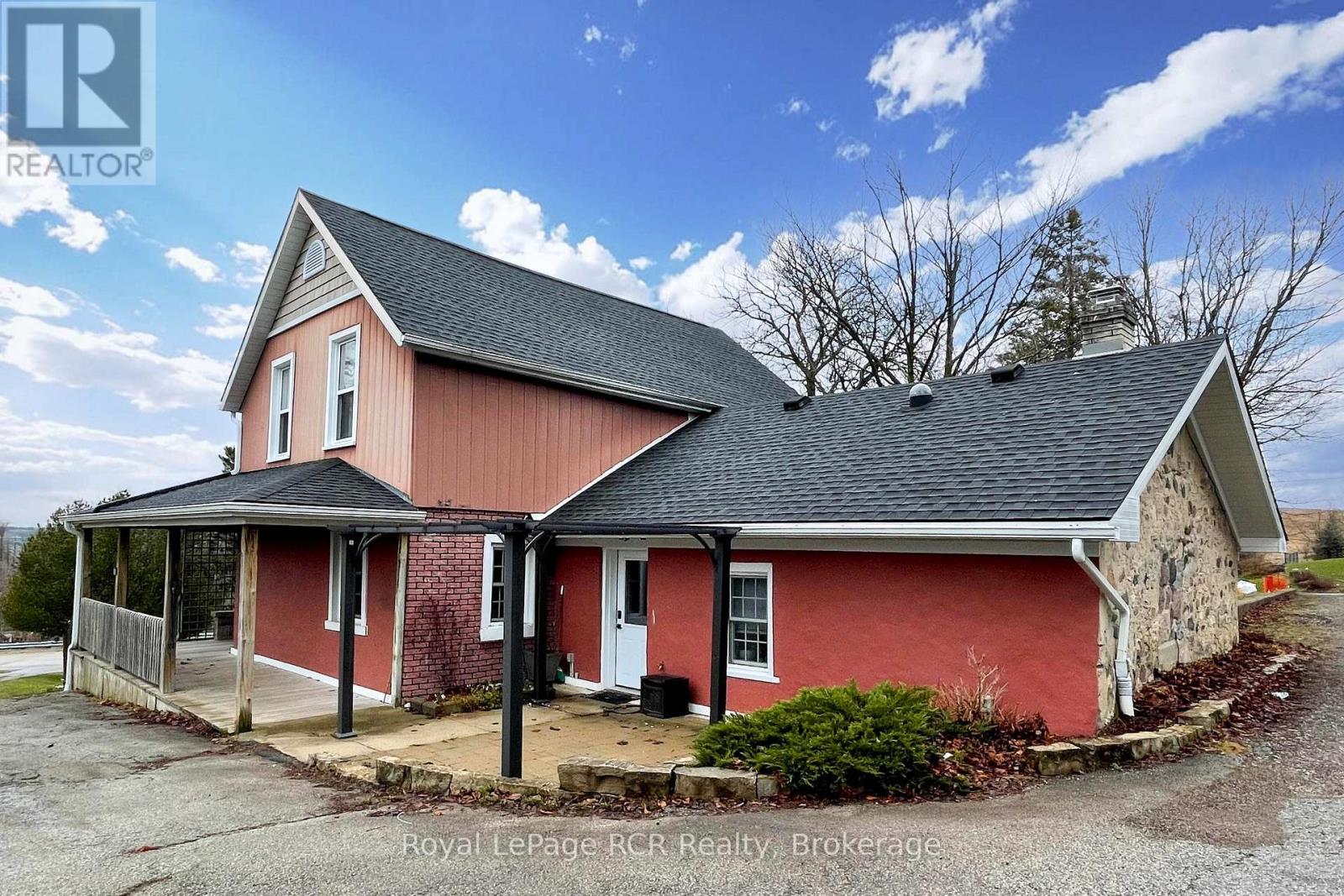 10 Walker Street, Brockton, Ontario N0G 2V0 - Photo 2 - X12989028