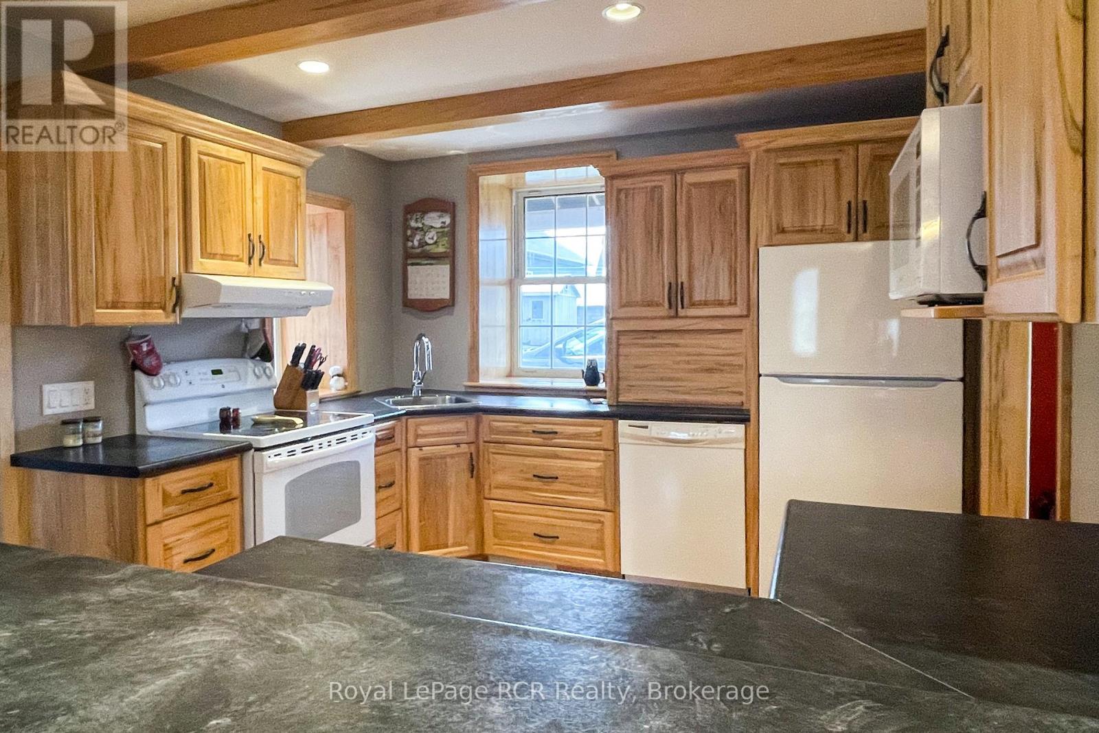 10 Walker Street, Brockton, Ontario N0G 2V0 - Photo 25 - X12989028