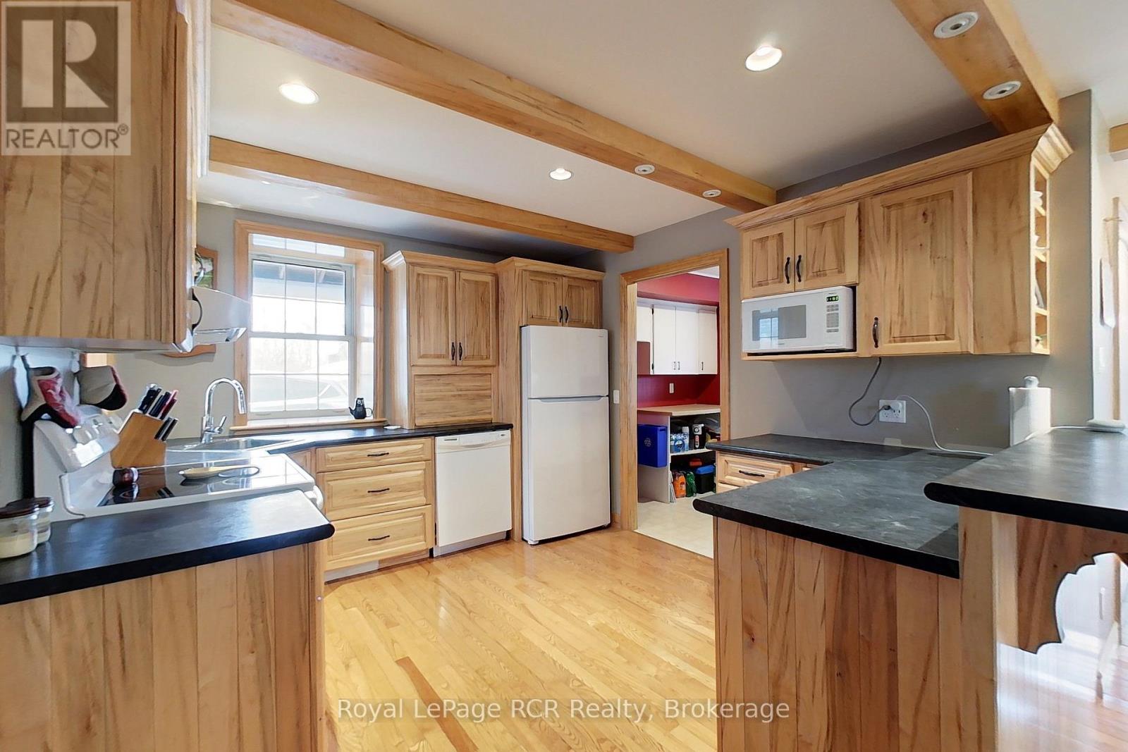 10 Walker Street, Brockton, Ontario N0G 2V0 - Photo 27 - X12989028