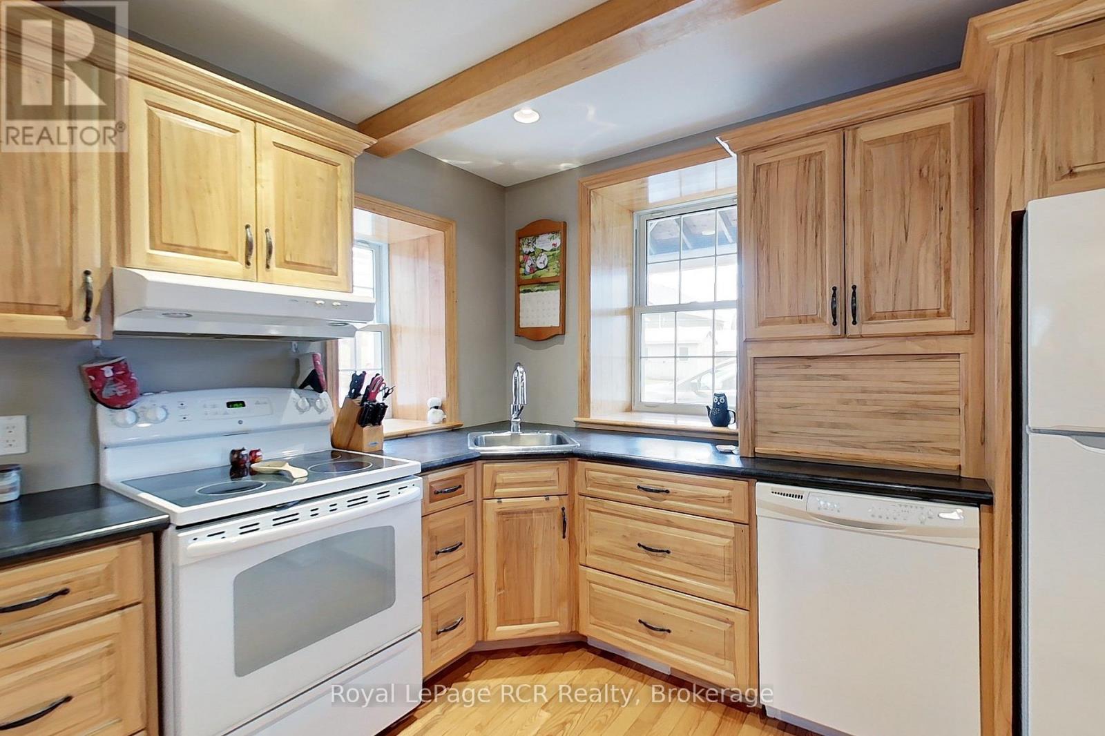 10 Walker Street, Brockton, Ontario N0G 2V0 - Photo 28 - X12989028