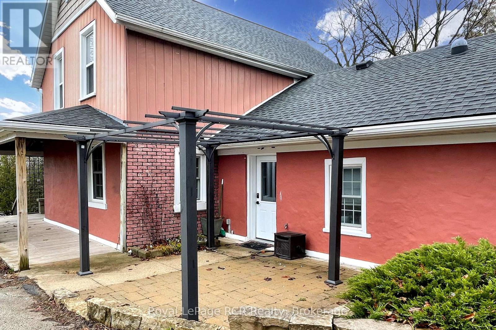 10 Walker Street, Brockton, Ontario N0G 2V0 - Photo 4 - X12989028